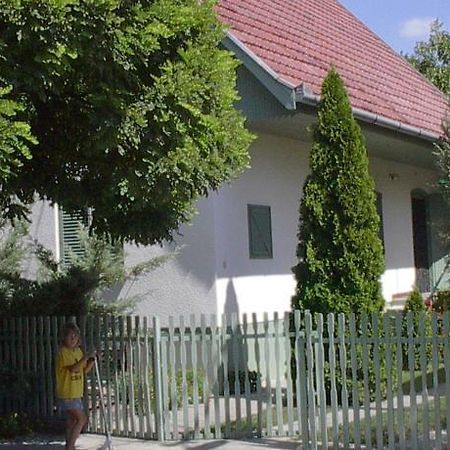 Apartament Babarczi Ueduelohaz Kiskunmajsa Pokój zdjęcie